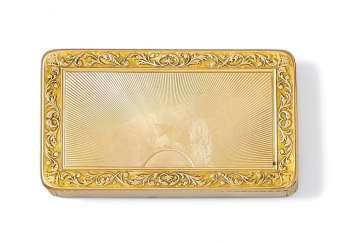ANATOMICAL SNUFFBOX WITH SUN DÉCOR, AND DIAMOND MONOGRAM.