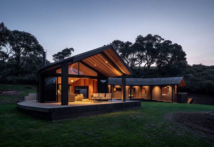 Matapouri Road House / Belinda George Architects