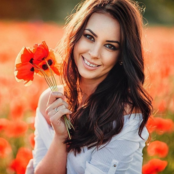Elegant and Beauty Female Portraits by Evgeny Freyer