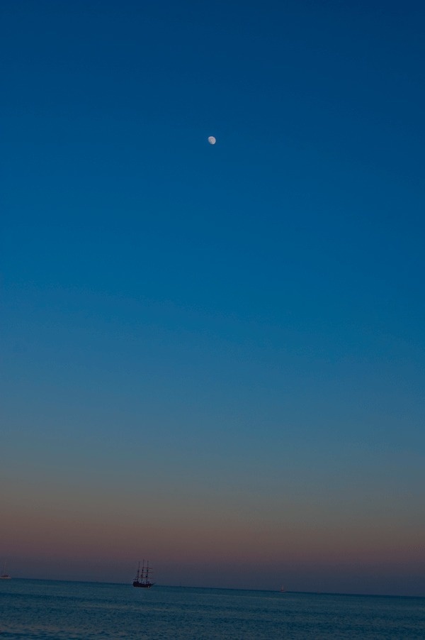 West end girl #ocean #cabo #sky #sea #ship #cacbo #sunset #moon