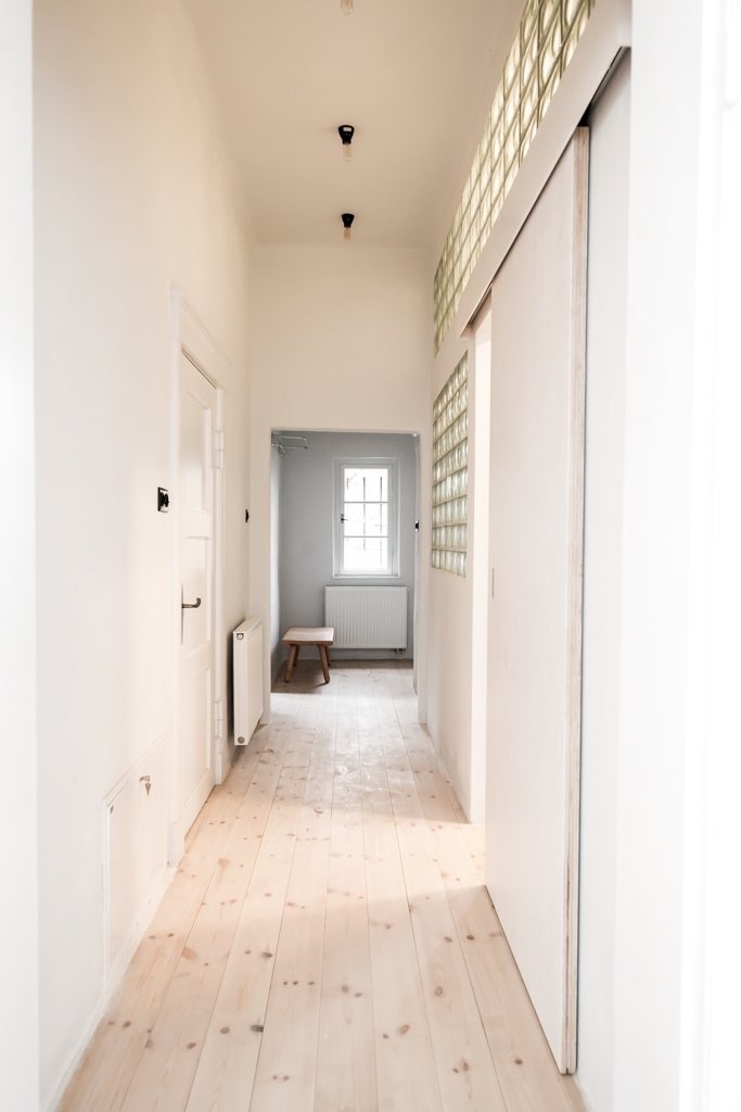 Hallway. House from the 20's by Jacek Kolasiński. Photo by Karolina Bąk. #jacekkolasinski #interiordesign #hallway