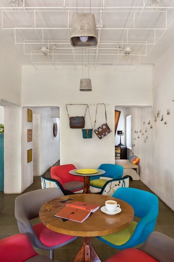 Project Cafe – Dynamic Space for Food, Art and Retail