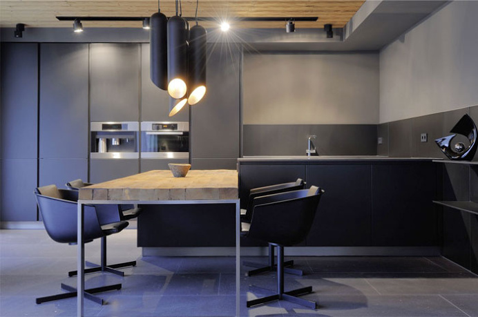 Dark, but Cozy Home in the Mountain - #home, #decor, #interior, #homedecor