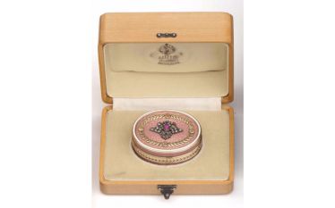 Box oval gold 585 thousandths to enamel decoration...