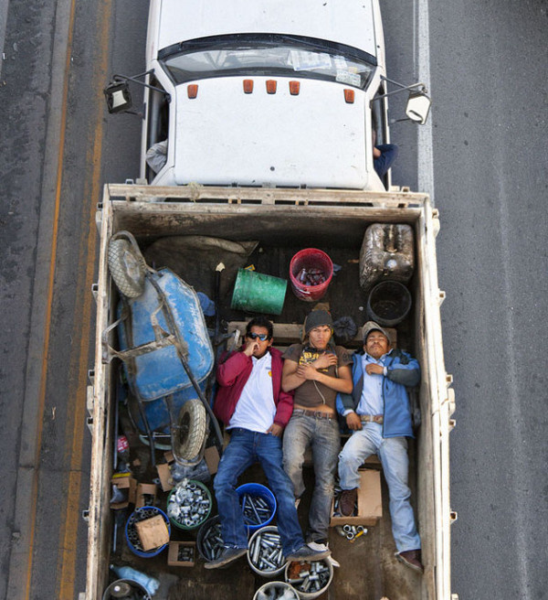 Car Poolers by Alejandro Cartagena