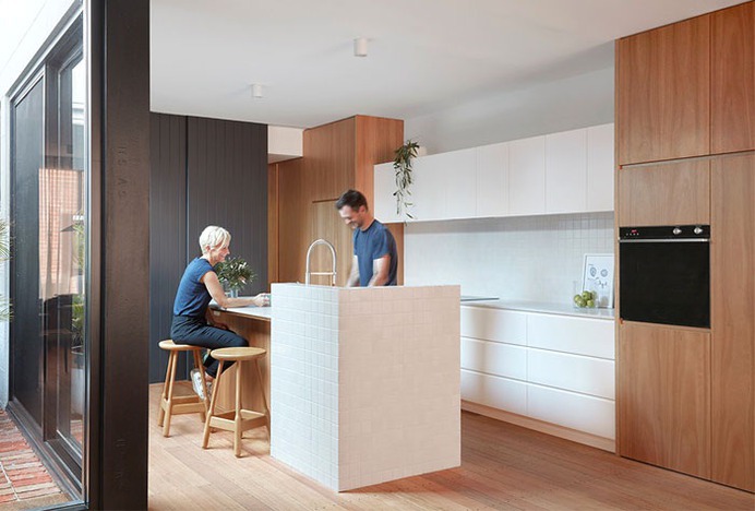 Melbourne Terrace House by Breathe Architecture - InteriorZine