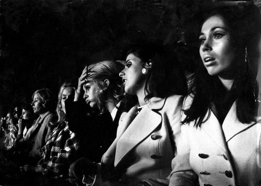 Spelersvrouwen van Ajax / players' wives watching the European Cup Final | Flickr - Photo Sharing! #wives #football #photography #bw