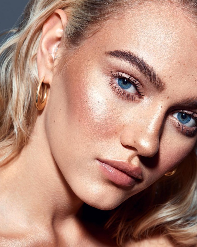 Gorgeous Beauty Portrait Photography by Taryn Rae-Lee