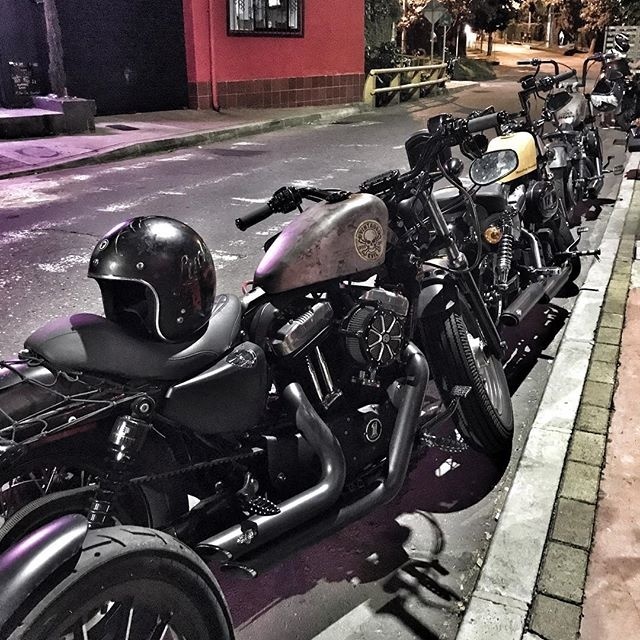 ⚔️Random ride pics. #harleydavidsoncolombia #harleydavidsonmedellin Bobber Chopper Harley Davidson Motorcycle Lifestyle Custom Culture