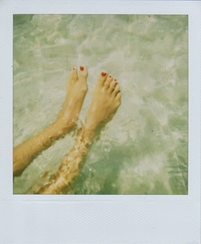 Sin título | Flickr: Intercambio de fotos #mar #vacaciones #water #foot #agua #polaroid #pies #sea #holiday #summer #beach #feet #formentera