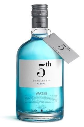 Categoria #packaging #water #bottle #puigdemont roca