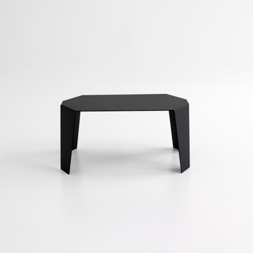 Bonn by Porcuatro #porcuatro #furniture #bonn #table