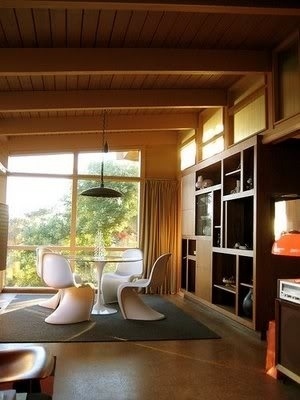 87d3ba8e20d6f3fdeb3ef581cb387ff95e3.jpg (JPEG Image, 300x400 pixels) #modern #interior #tulip table