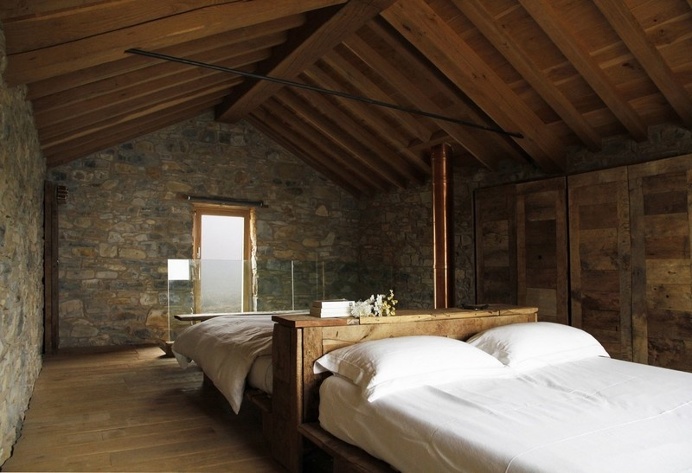 Restored Farm Building / Studio Contini