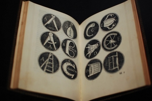 4831159653_d6214ea51d_o.jpg 1600×1064 pixels #woodcut #lettering #book #typography