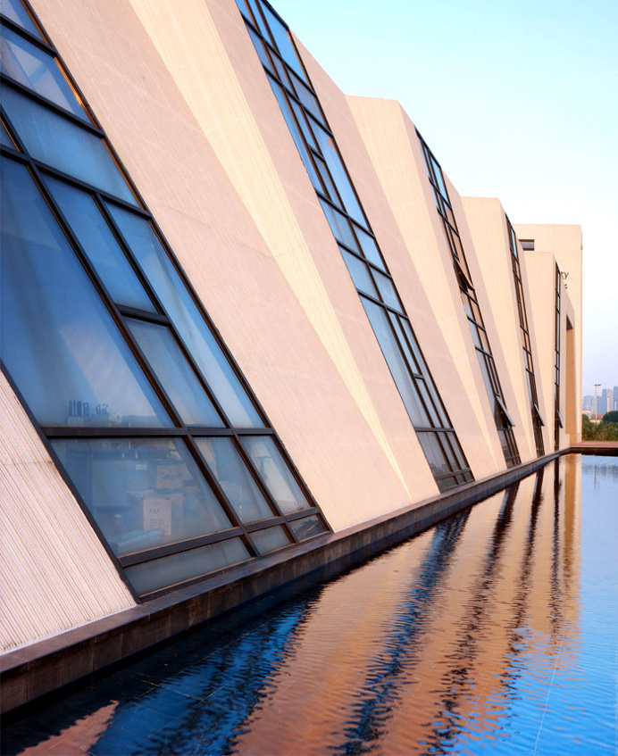 Jiaxing Innovation Park Exhibition Center - InteriorZine