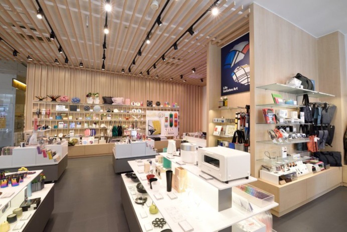 Museum-of-Modern-Art-Design-Store-by-Lumsden-Kyoto-Japan-03.jpg (720×481)