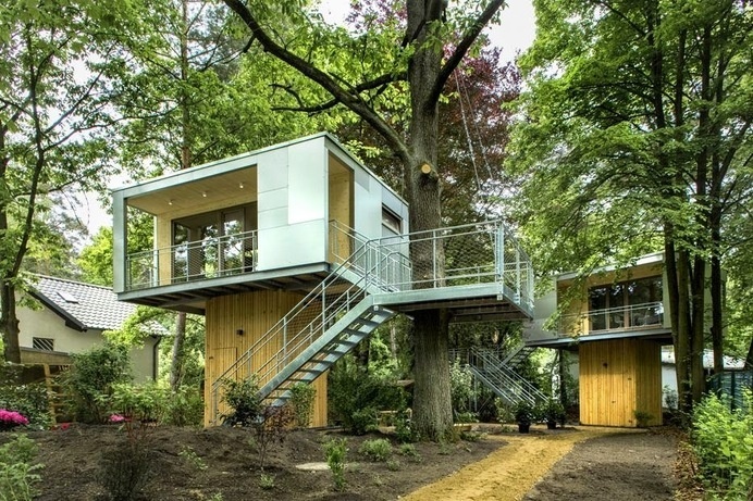 Urban Treehouse by baumraum #design #architecture #treehouse