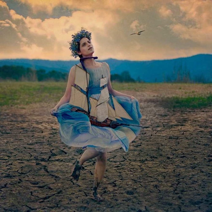 Dreamlike Portrait Photography by Ramak Bamzar