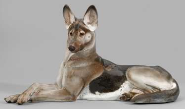 Large figure of a German shepherd dog #Sets #Teasets #Porcelainsets #Antiqueplates #Plates #Wallplates #Figures #Porcelainfigurines #porcelain