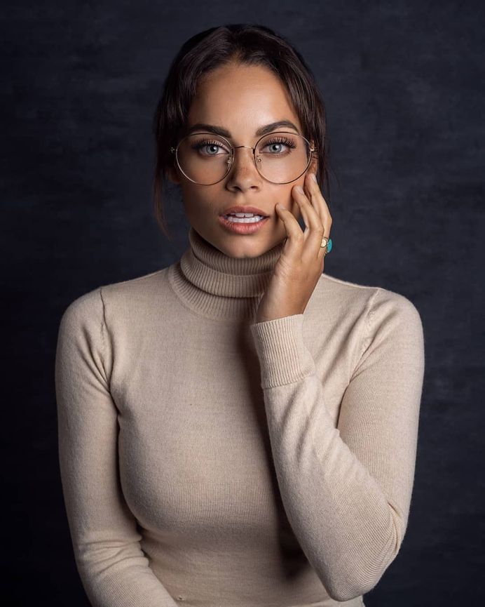 📸Photographer: Nick Smyth @nicksmythphotography 🎀Model: Amber Koval @ambaluna 📌Follow: @portraitistnet 🔖Tag: #portraitistnet (at Sacramento, California)