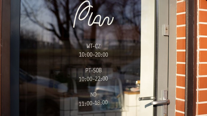 Plan Cafe Branding - Mindsparkle Mag PLAN is a coffee shop and a café bar in Poznań, Poland. Founded by Aleksandra Popiołek & Michał Oziewicz, PLAN quickly became a recognisable and likeable coffee spot in the city. #logo #photography #identity #branding #design #color #photography #graphic #design #gallery #blog #project #mindsparkle #mag #beautiful #portfolio #designer