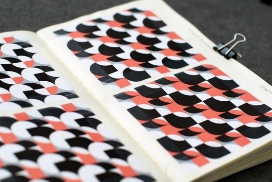 Quadradius : Guilherme #quadradius #red #pattern