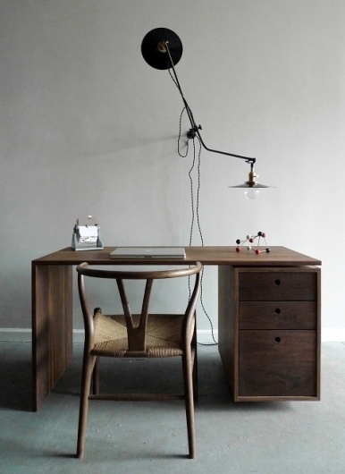 f | What's New? #wood #desk #workspace