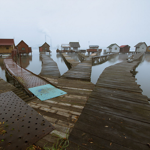 COLORFUL LIFE #lake #photo #footbridge