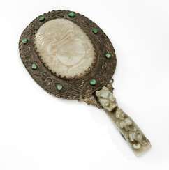 In silver covered hand mirror with Jadeapplikationen