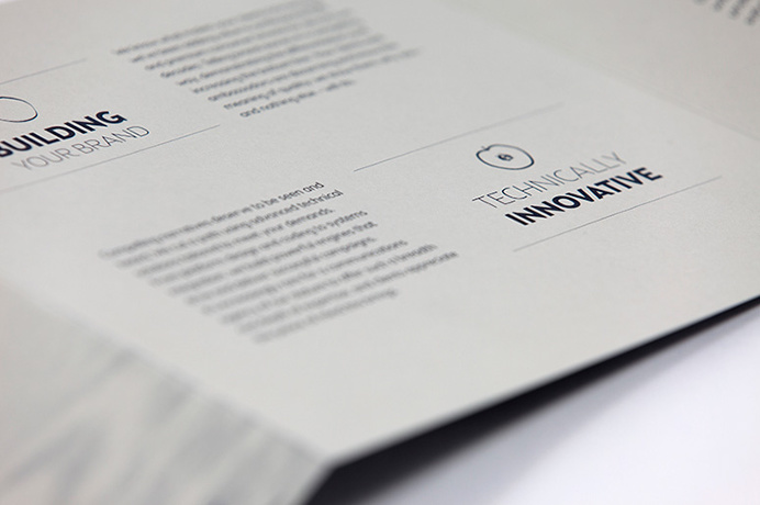 Mix of keyword heading, w/description copy block #icon #copy #monotone