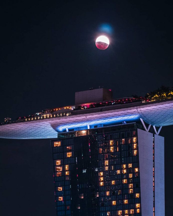 Stunning Cyberpunk Street Photography by Teemu Jarvinen