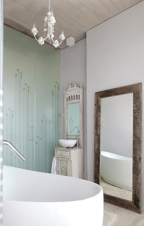 CJWHO ™ (Soplo House Bathroom, Santiago, Chile | Cazú...) #white #design #interiors #bathroom #photography #luxury