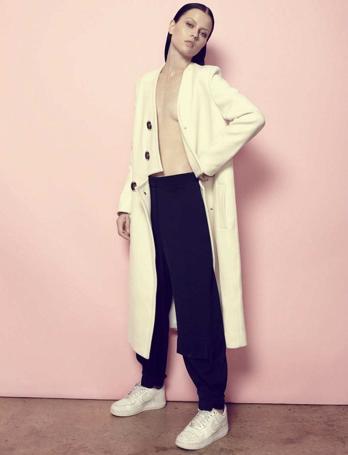 Isis Bataglia by Louis Christopher