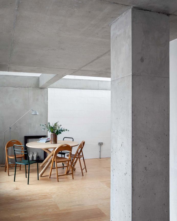 Black Stone Building by 6a architects