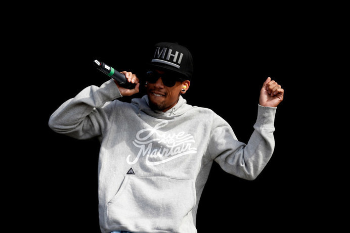 hodgy beats #sweatshirt #script #brush