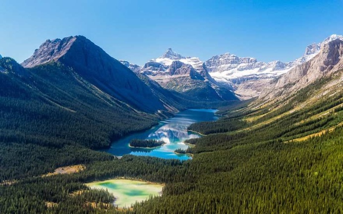 Beautiful Canadian Rockies by Jimmy Dau