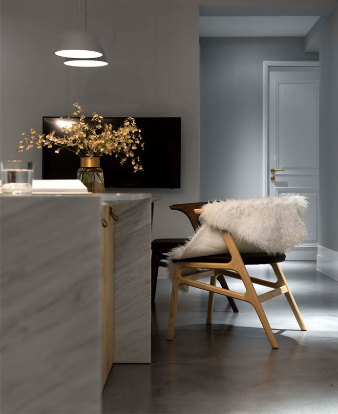 Classy Family Apartment by T.M Design Studio - InteriorZine