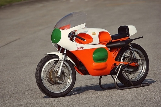 classic-racing-motorcycle-1.jpg 625×417 pixels #orange #motorcycle