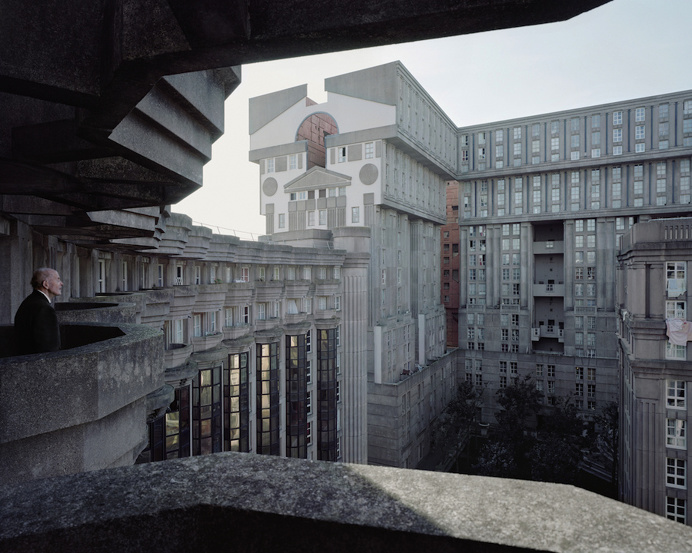 Alternative Post-War Universe in Paris Suburbs