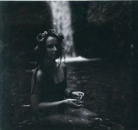 Monochrome Monday with Maggie Lochtenberg I Art Sponge #lochtenberg #white #black #monochrome #portrait #and #maggie
