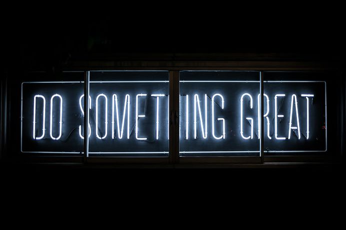 Sunset Strip sidewalk sign photo by MARK ADRIANE (@markadriane) on Unsplash