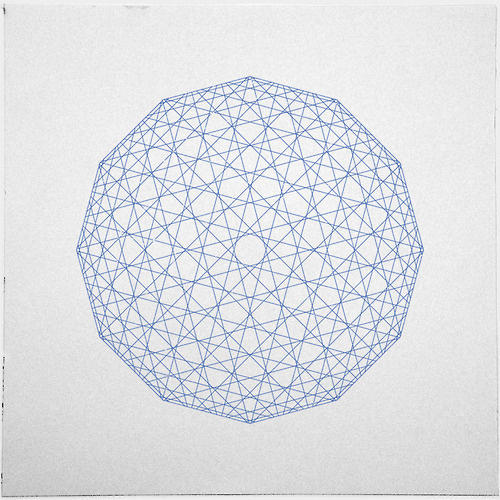#409 Low res sphere – A new minimal geometric composition each day