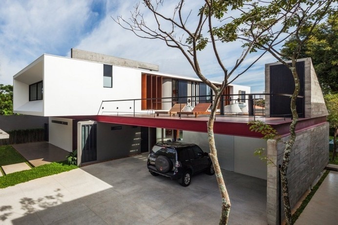 Complex Urban Living Space in São Paulo: Planalto House by Flavio Castro #architecture