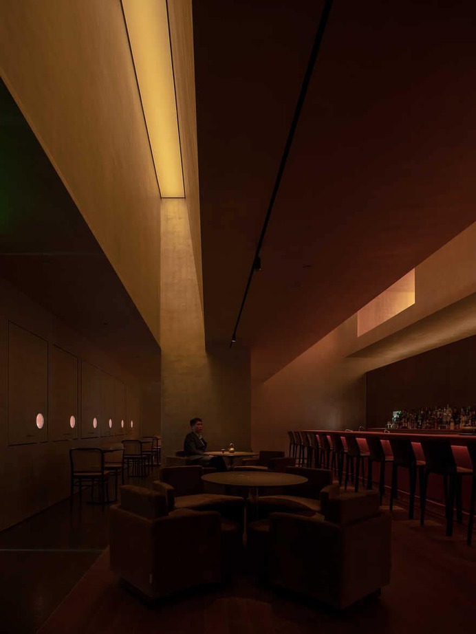 Voisin Organique Restaurant & Lounge / Various Associates