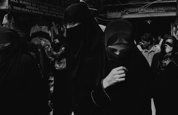 Black and White Street Photography by Rohit Vohra #urban #photography #street