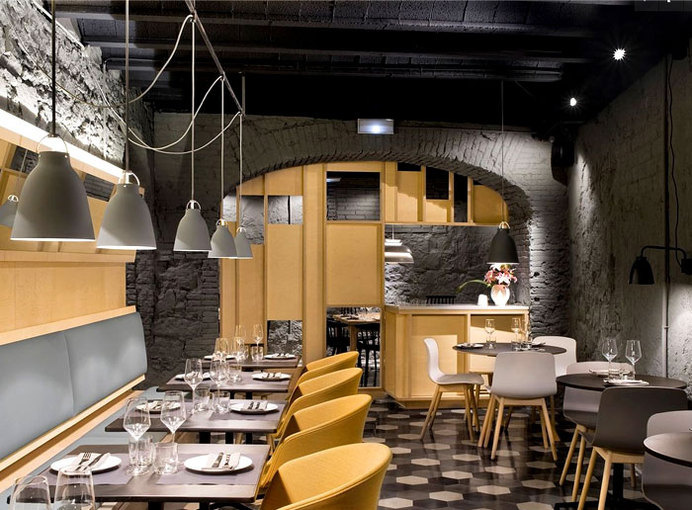 Chic Barcelona Restaurant by Adam Bresnick architects nordic influence furnishing restaurant #interior #design #restaurant