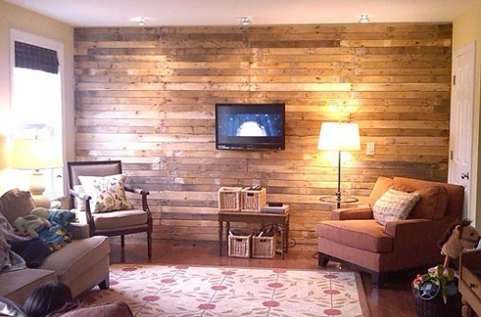 DIY Scrap Wood Pallet Wall Mom and Her Drill | Apartment Therapy Chicago #pallet #wood #wall