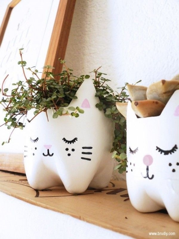 DIY : Kitty planters from plastic bottles #shop #bottles #kitty #window #plastic #decoration