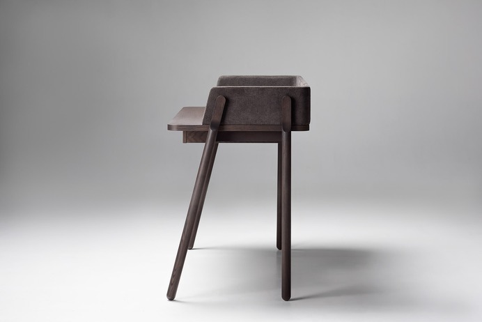 Ash Desk Furniture Design - Mindsparkle Mag Pavel Vetrov & Zegen Furniture designed Ash – a modern workplace, inspired by a visit to libraries, when it becomes necessary to stay in solitude. #interior #furniture #identity #branding #design #color #photography #graphic #design #gallery #blog #project #mindsparkle #mag #beautiful #portfolio #designer